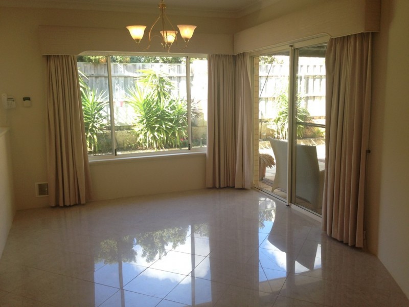 17 Lighthouse Pde, Mindarie WA 6030