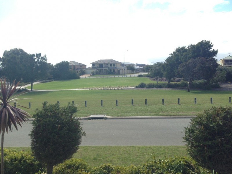 17 Lighthouse Pde, Mindarie WA 6030