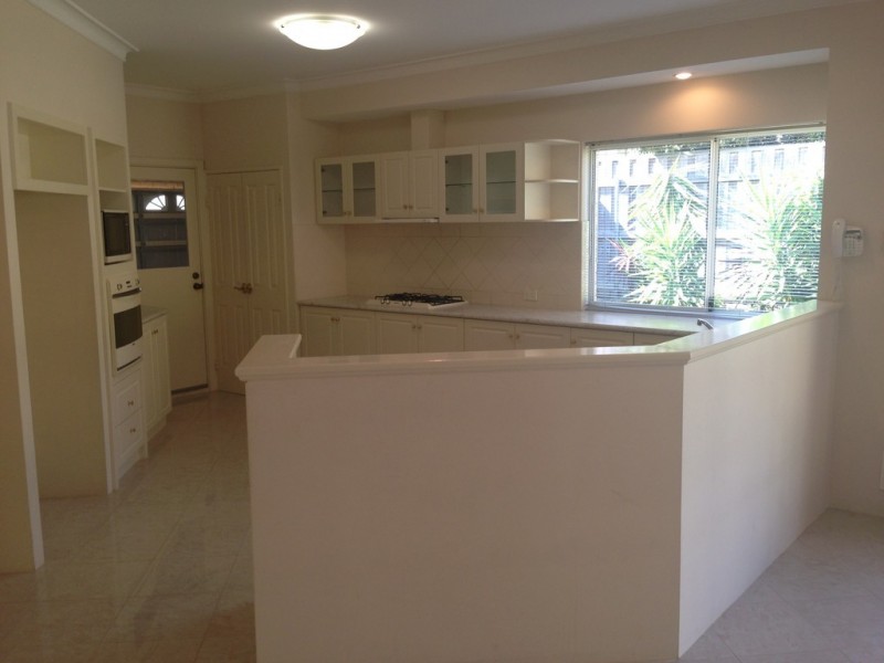 17 Lighthouse Pde, Mindarie WA 6030