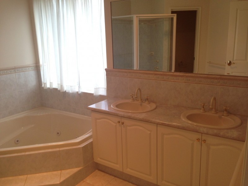 17 Lighthouse Pde, Mindarie WA 6030