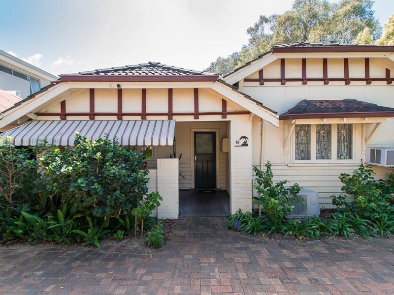 19 Brassey Street, Swanbourne WA 6010