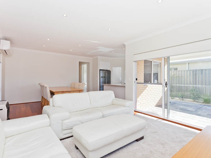 10 Fermaner St, Karrinyup WA 6018