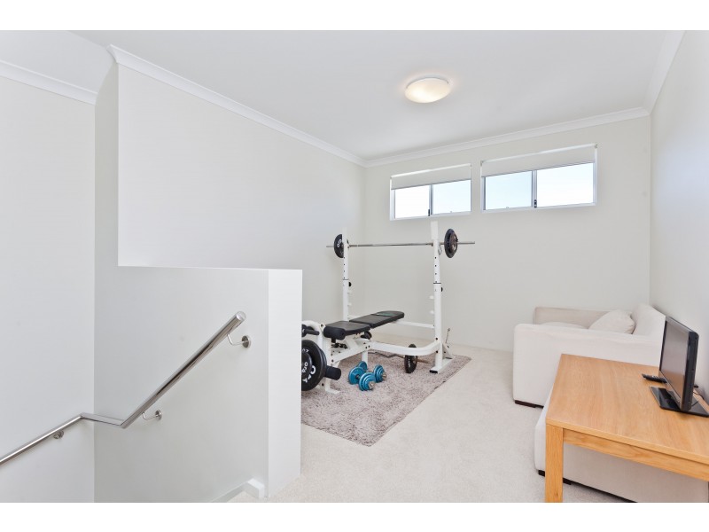 10 Fermaner St, Karrinyup WA 6018