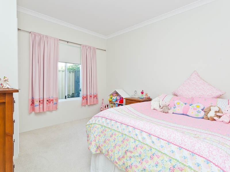 10 Fermaner St, Karrinyup WA 6018