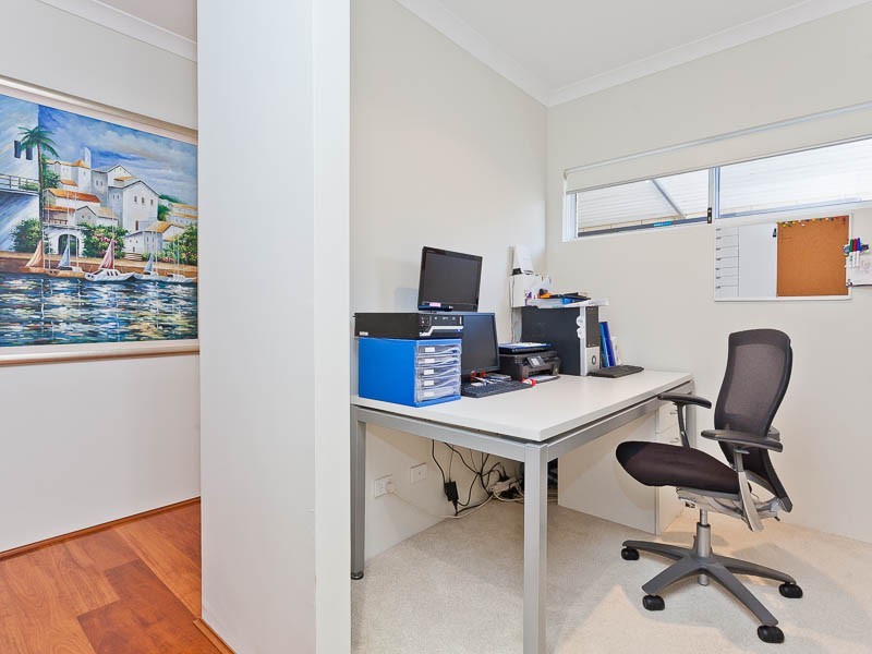 10 Fermaner St, Karrinyup WA 6018