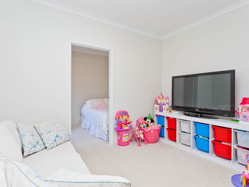 10 Fermaner St, Karrinyup WA 6018