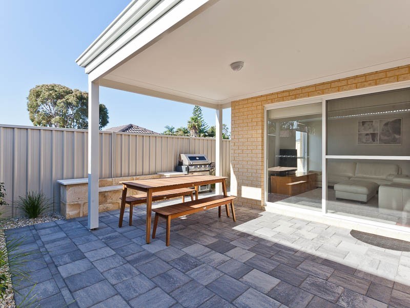 10 Fermaner St, Karrinyup WA 6018