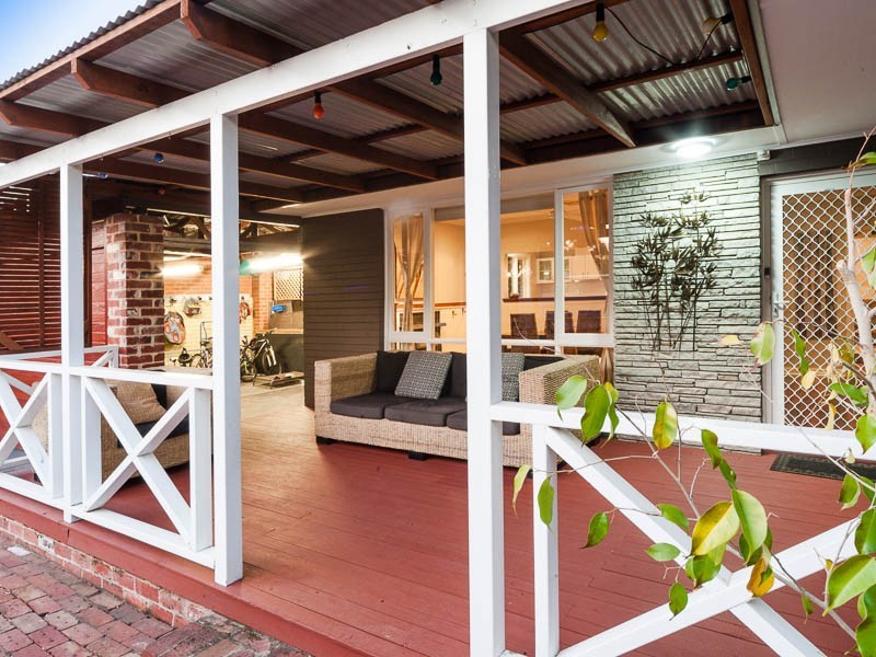 16 Acacia Way, Duncraig WA 6023