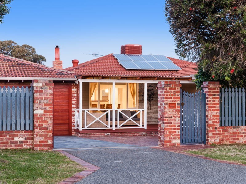 16 Acacia Way, Duncraig WA 6023