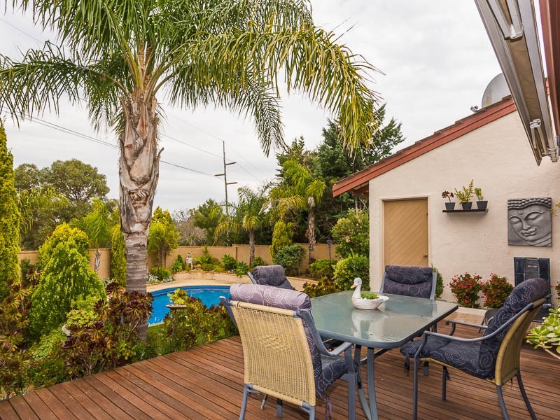 15 Chelmorton Loop, Carine WA 6020