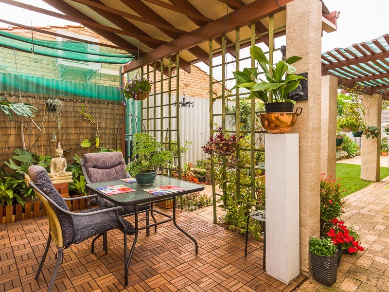 15 Chelmorton Loop, Carine WA 6020