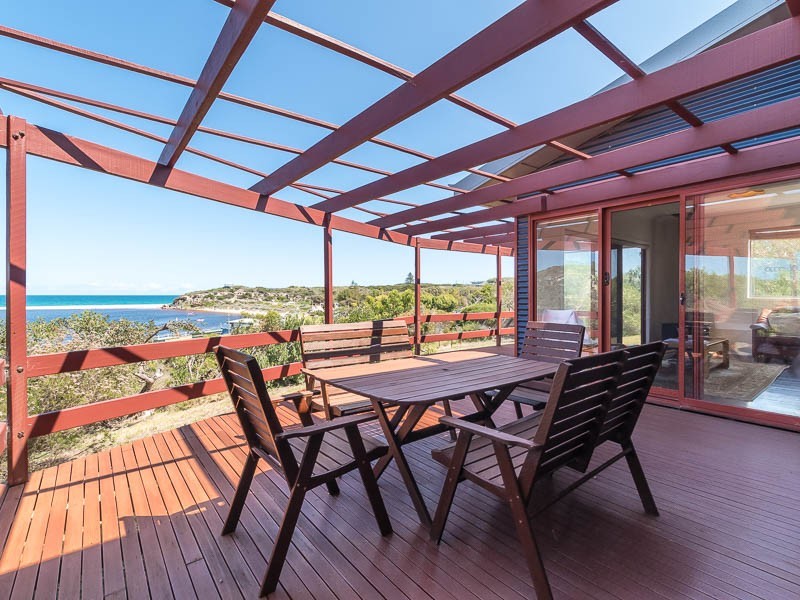 6 Edwards Street, Guilderton WA 6041