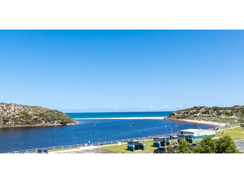 6 Edwards Street, Guilderton WA 6041