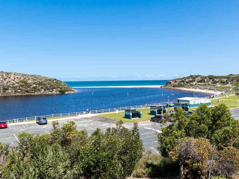 6 Edwards Street, Guilderton WA 6041