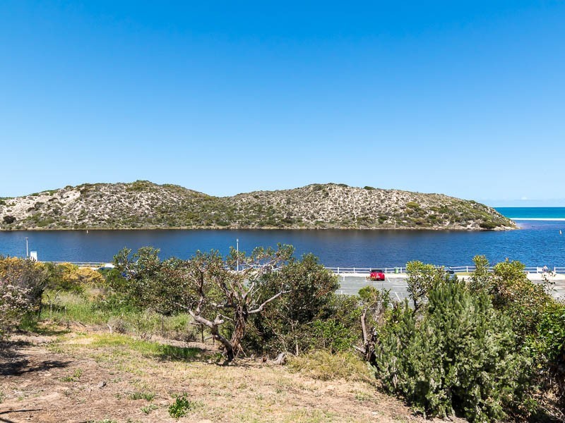 6 Edwards Street, Guilderton WA 6041