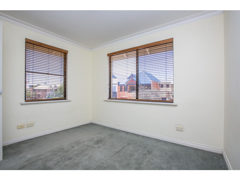 15/42 Burns Street, North Fremantle WA 6159