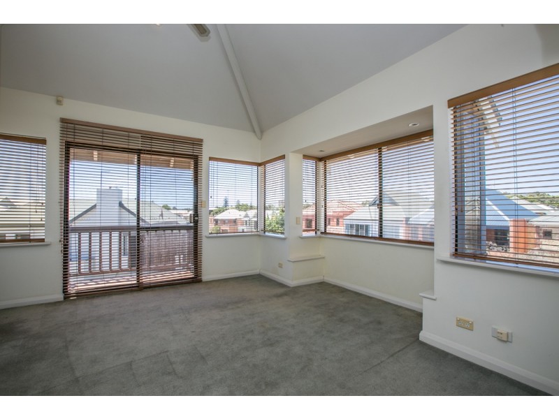 15/42 Burns Street, North Fremantle WA 6159