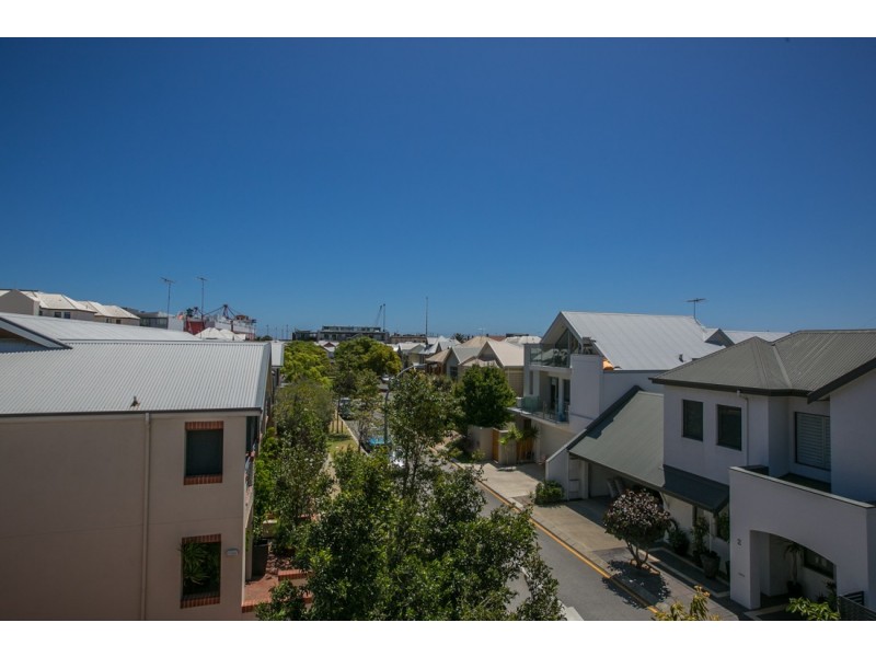 15/42 Burns Street, North Fremantle WA 6159