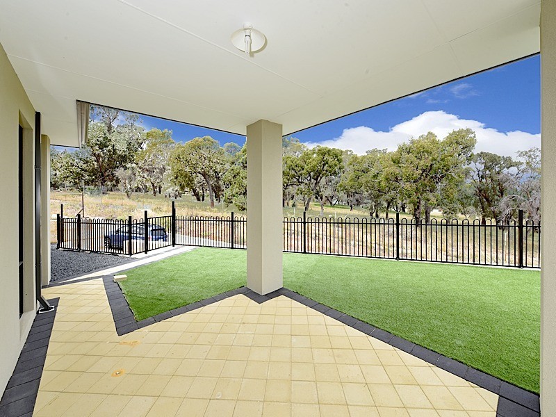 16 Spiccia Way, Sinagra WA 6065