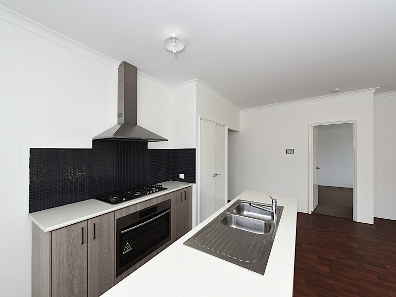 16 Spiccia Way, Sinagra WA 6065