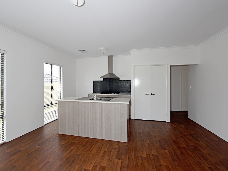 16 Spiccia Way, Sinagra WA 6065