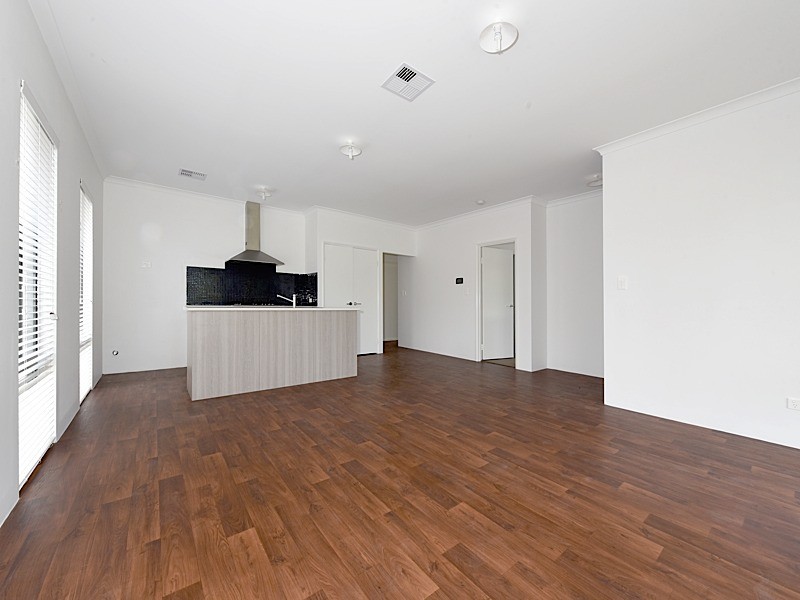 16 Spiccia Way, Sinagra WA 6065