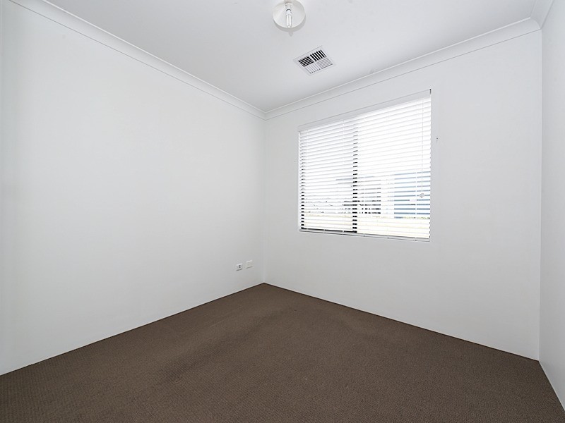 16 Spiccia Way, Sinagra WA 6065