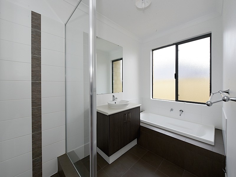 16 Spiccia Way, Sinagra WA 6065