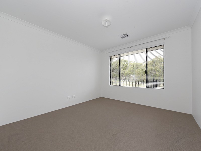 16 Spiccia Way, Sinagra WA 6065