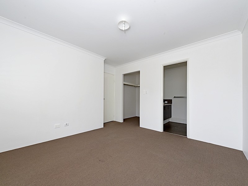 16 Spiccia Way, Sinagra WA 6065