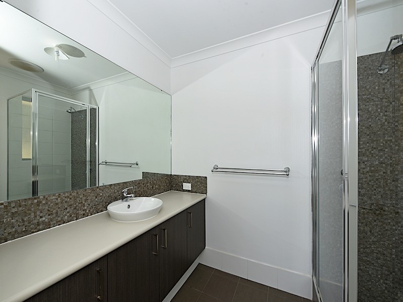 16 Spiccia Way, Sinagra WA 6065