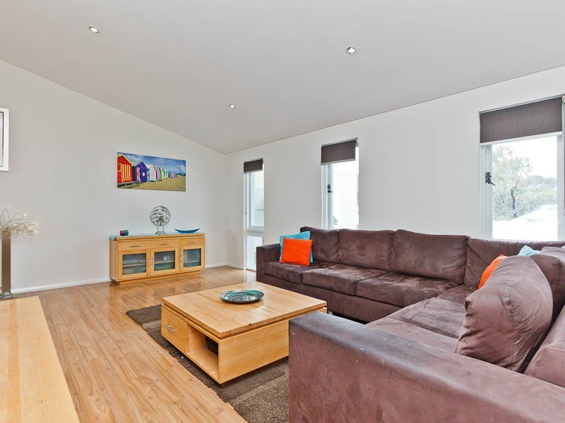 39 Harcourt Drive, Hillarys WA 6025