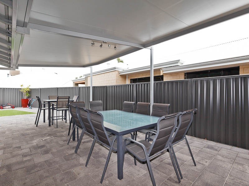 39 Harcourt Drive, Hillarys WA 6025