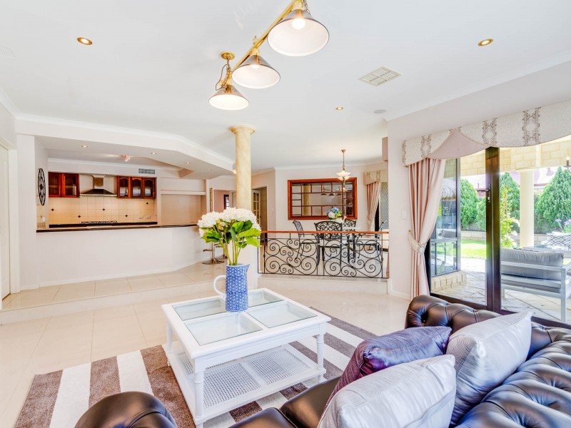 8 Anacapri Road, Hillarys WA 6025