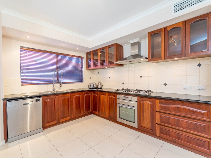 8 Anacapri Road, Hillarys WA 6025