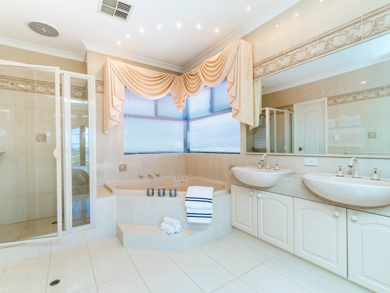 8 Anacapri Road, Hillarys WA 6025