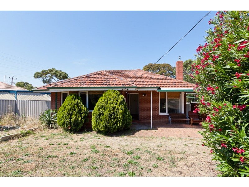 4 Batten Street, Coolbellup WA 6163