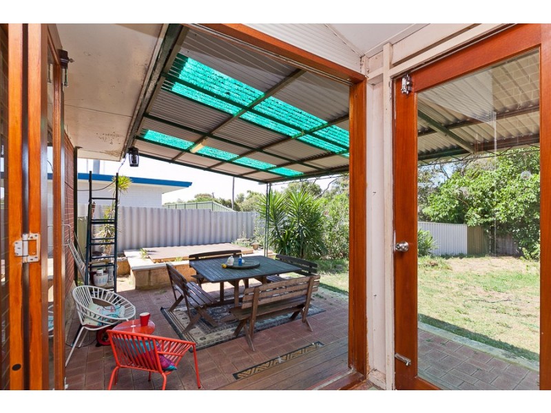 4 Batten Street, Coolbellup WA 6163