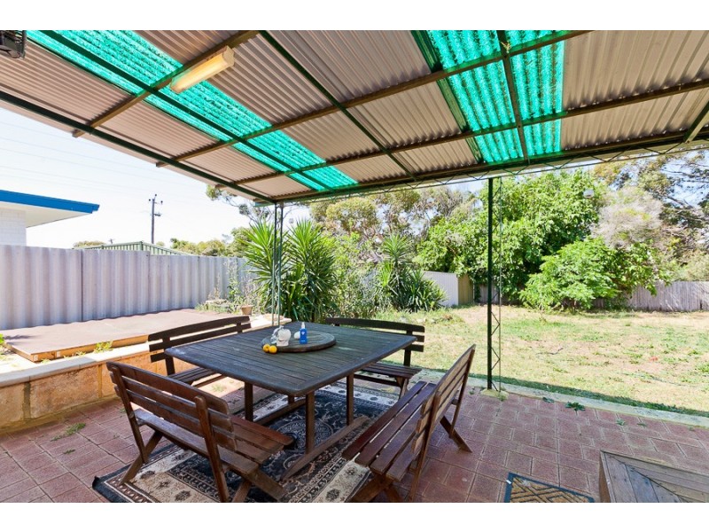 4 Batten Street, Coolbellup WA 6163