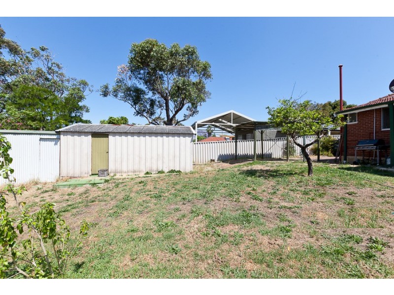 4 Batten Street, Coolbellup WA 6163