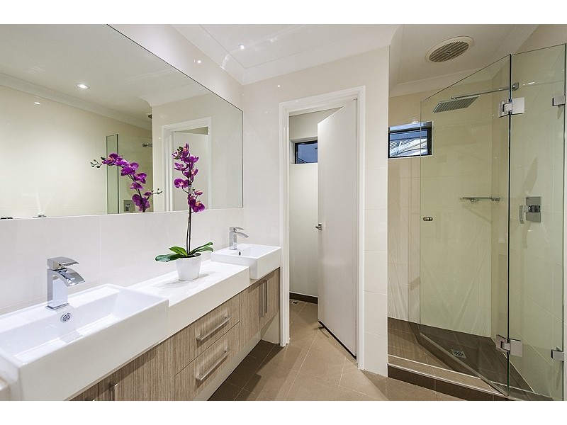 29 Napier Road, Marangaroo WA 6064