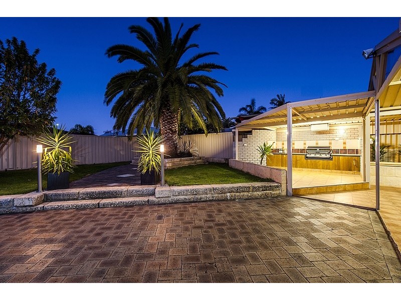 29 Napier Road, Marangaroo WA 6064