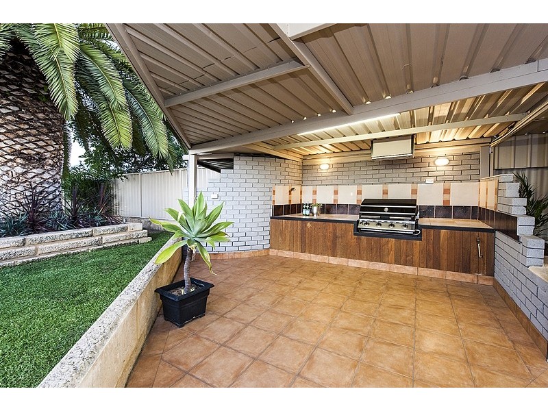 29 Napier Road, Marangaroo WA 6064