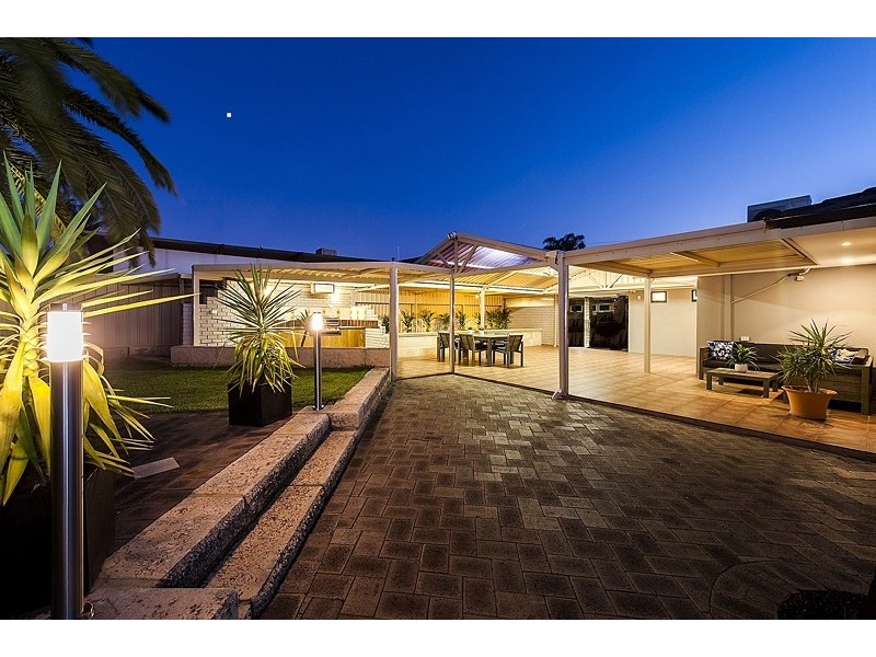 29 Napier Road, Marangaroo WA 6064