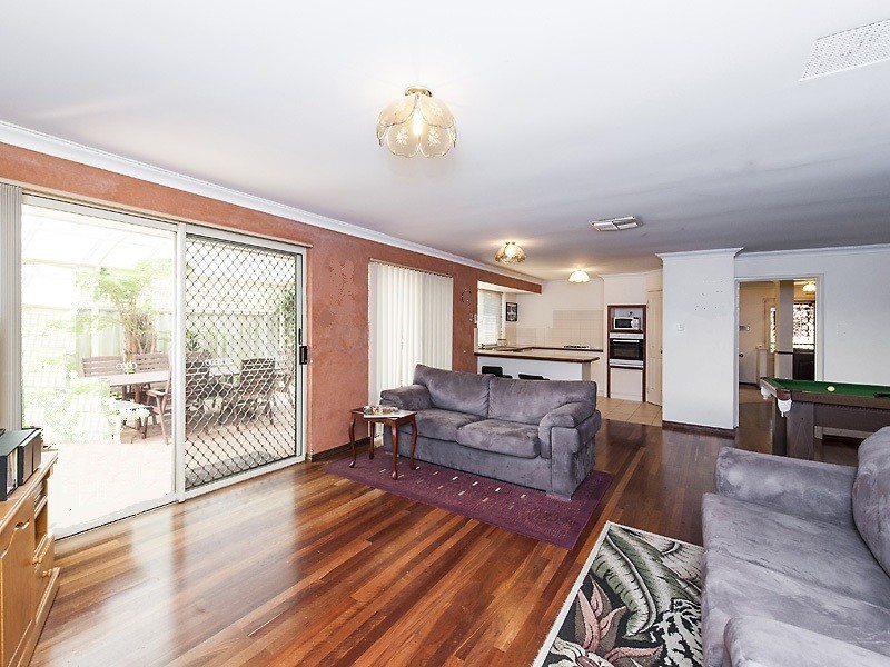 11 Adelphi Court, Marangaroo WA 6064