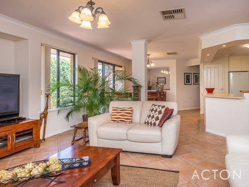 6 Cherub Way, Currambine WA 6028