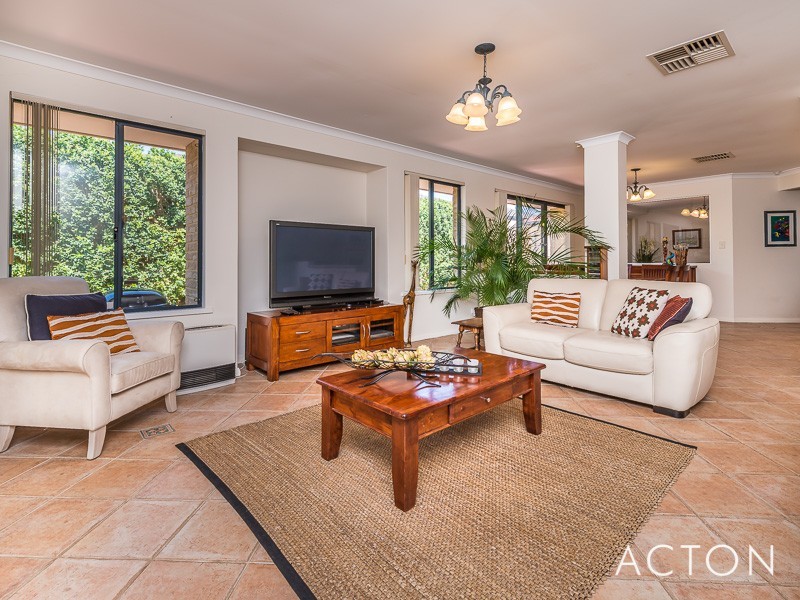 6 Cherub Way, Currambine WA 6028