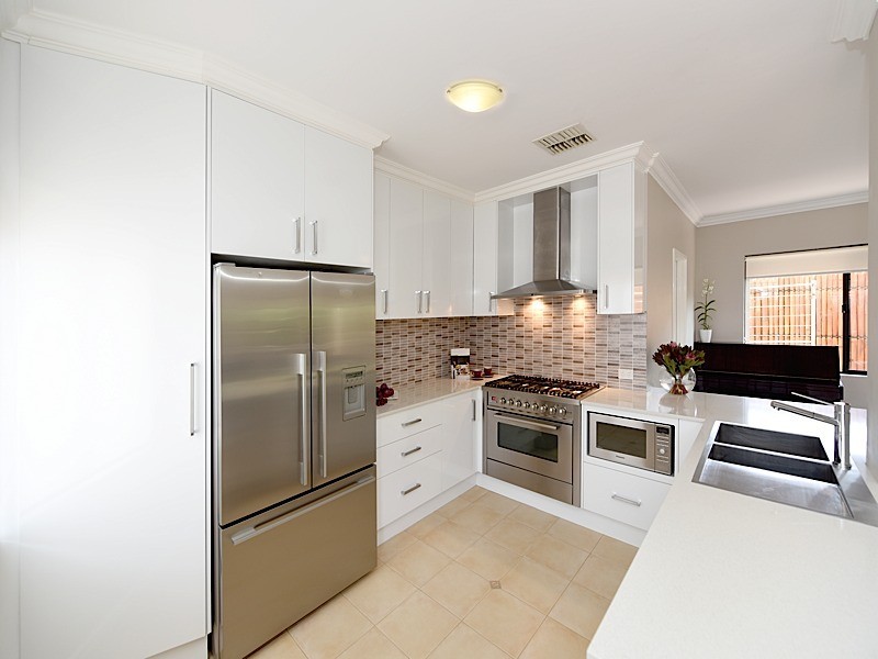 171A Woodside Street, Doubleview WA 6018