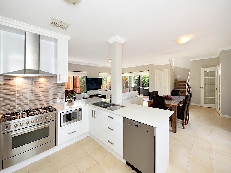 171A Woodside Street, Doubleview WA 6018