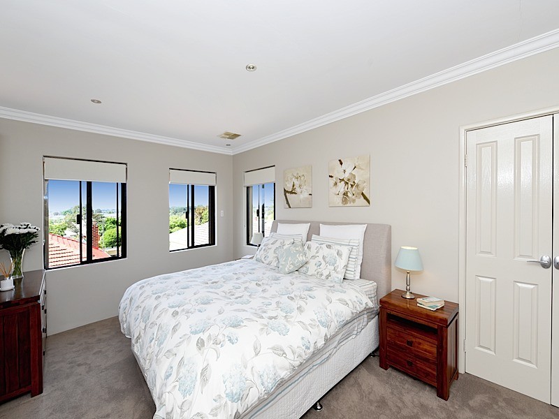 171A Woodside Street, Doubleview WA 6018